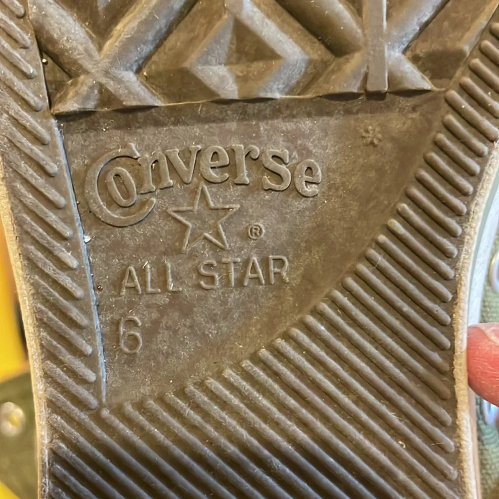 Converse - Picture 4 of 4